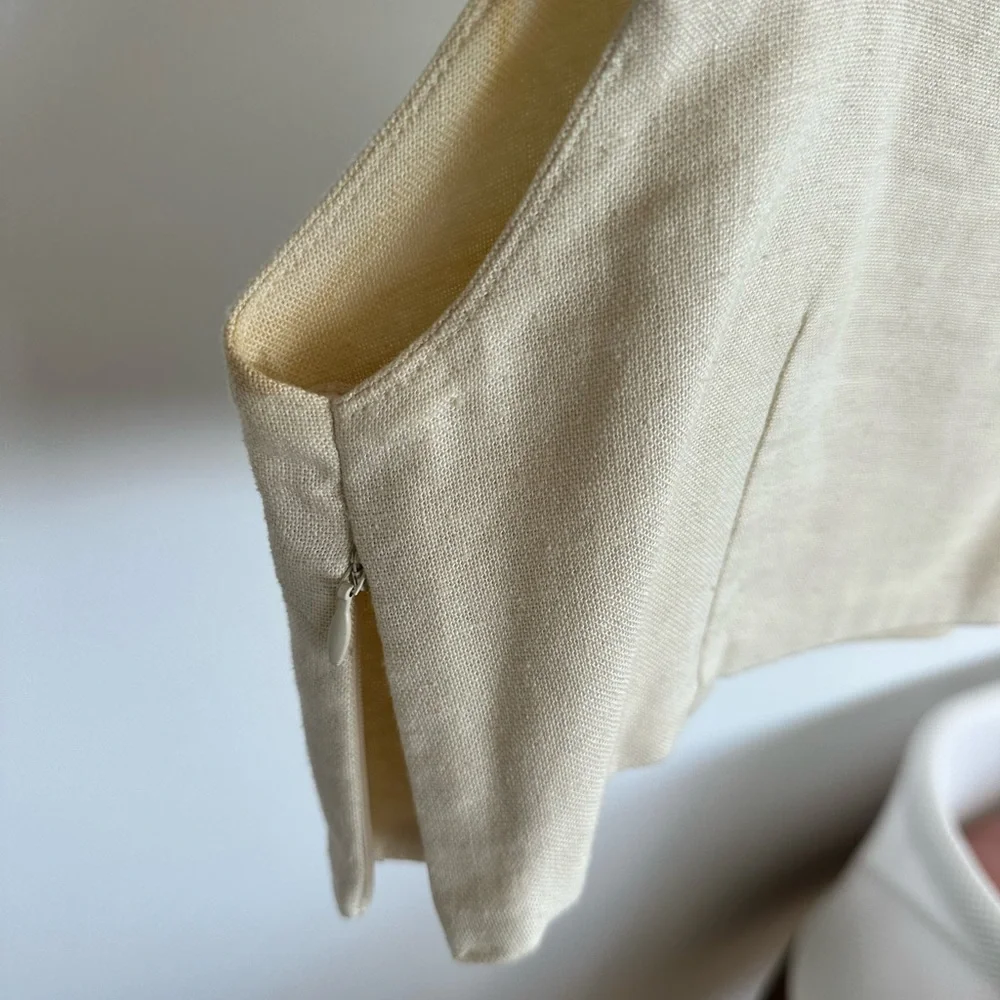 ALL THAT REMAINS CROP LINEN TANK - Picture 4 of 4